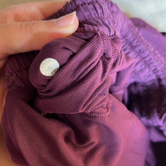 Lululemon hotty hot short - Picture 3 of 3